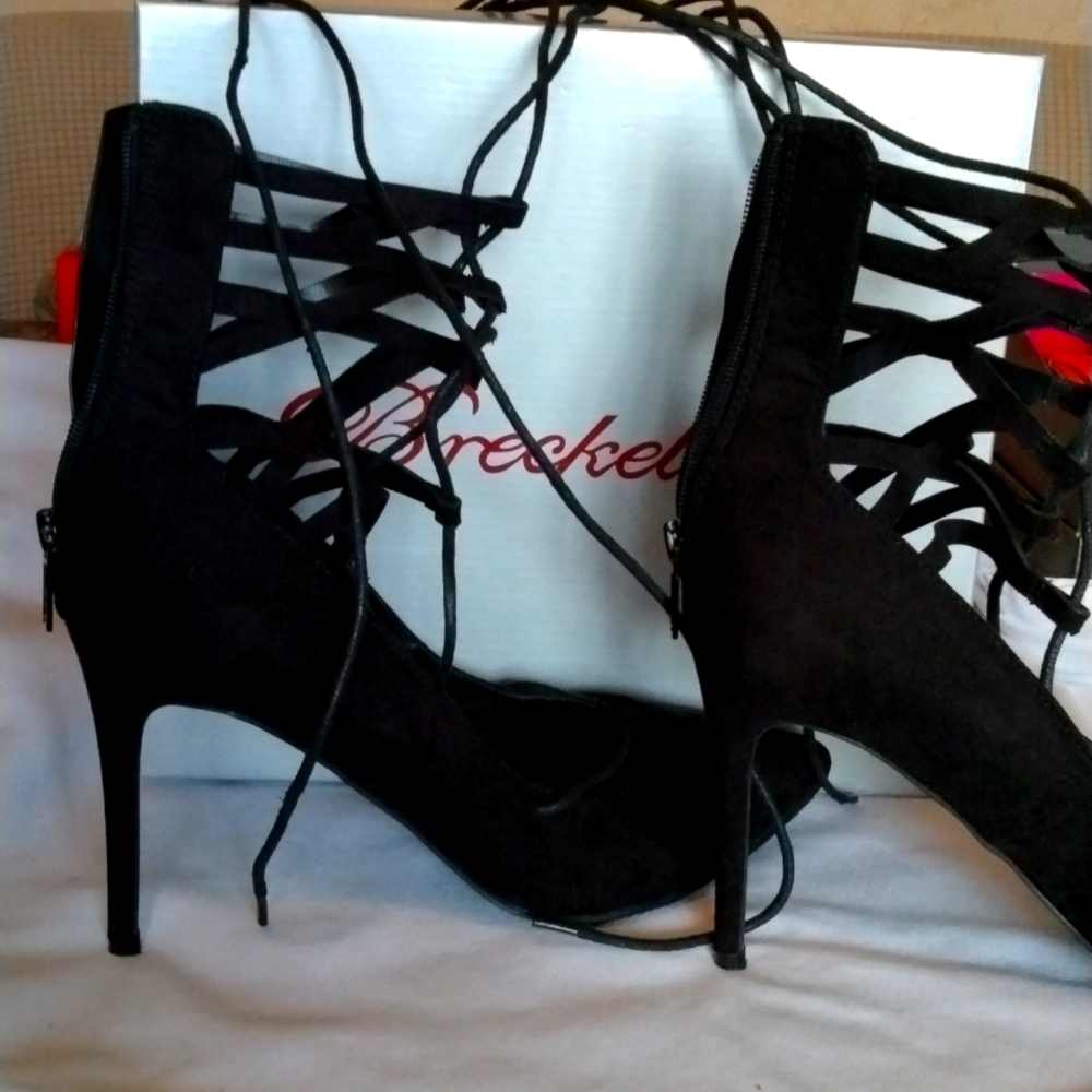 Breckelle's,Size 11,Black Suede,lace up 5 in heels